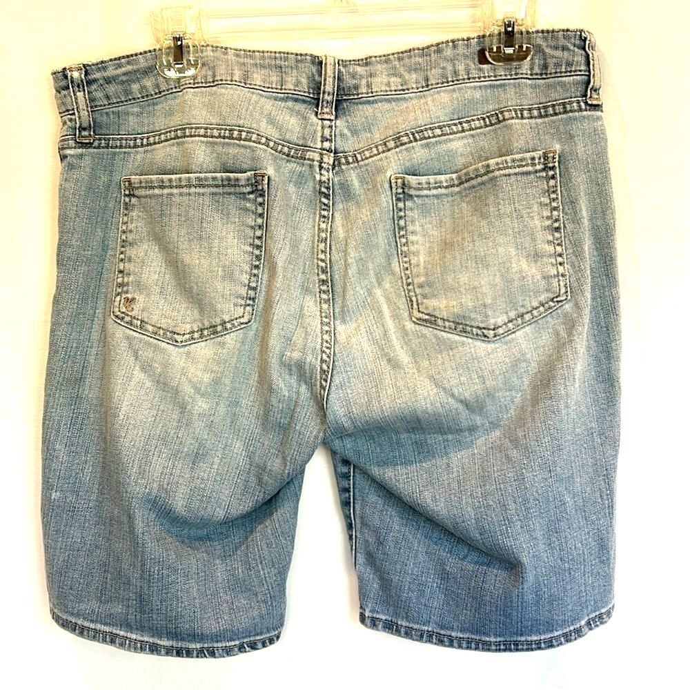 Kut from the Kloth Catherine Boyfriend Jean Shorts - Picture 2 of 4